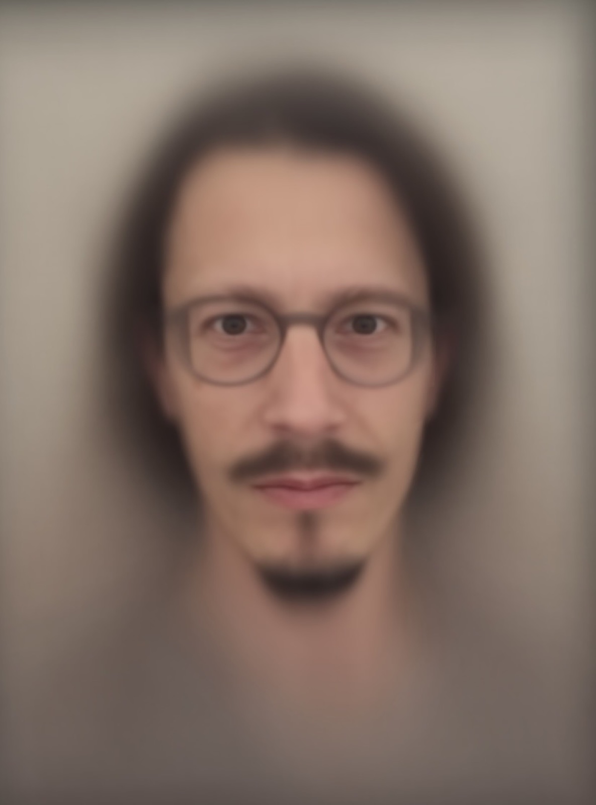 Visage moyenné à partir de plus de 2900 selfies